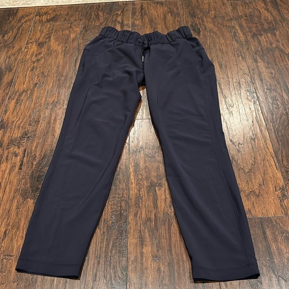 Lululemon high waist 7/8 On the Fly Pant grey size 4 in EUC Joggers , activewear